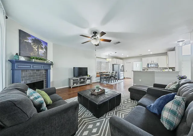 Photo 3 of Single family home for sale at 5004 Rain Forest Dr, Mc Kinney, TX 75070 | MLS# 21255873 | Listing updated on 2026-08-30