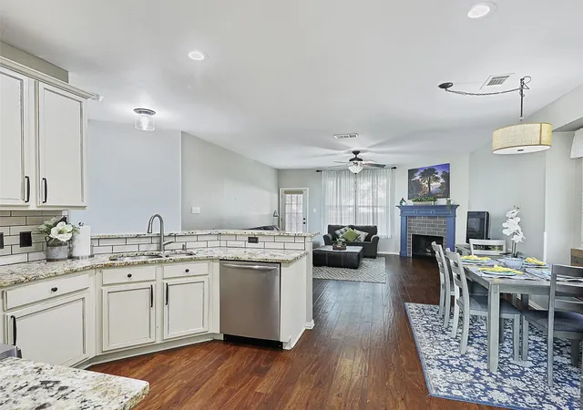 Photo 3 of Single family home for sale at 5004 Rain Forest Dr, Mc Kinney, TX 75070 | MLS# 21255873 | Listing updated on 2026-08-30