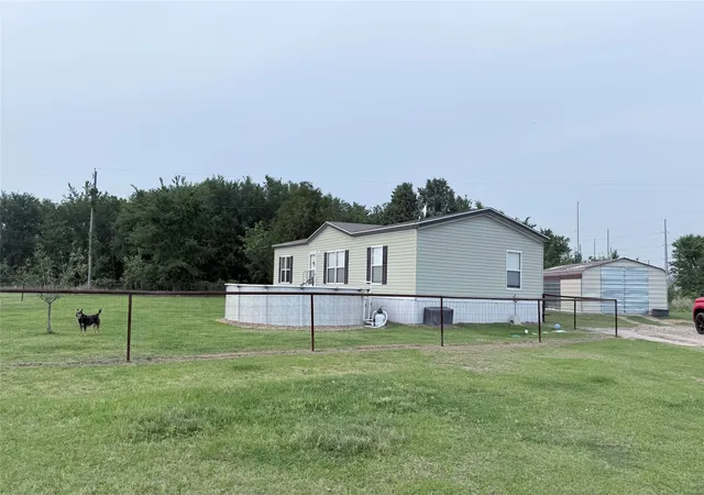 Photo 1 of Manufactured home for sale at 190 Railroad Dr, Mabank, TX 75156 | MLS# 21257726 | Listing updated on 2026-08-27