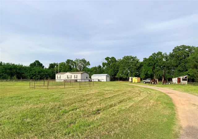 1st image of 198 Railroad Dr, Mabank, TX 75156 | MLS# 21257772