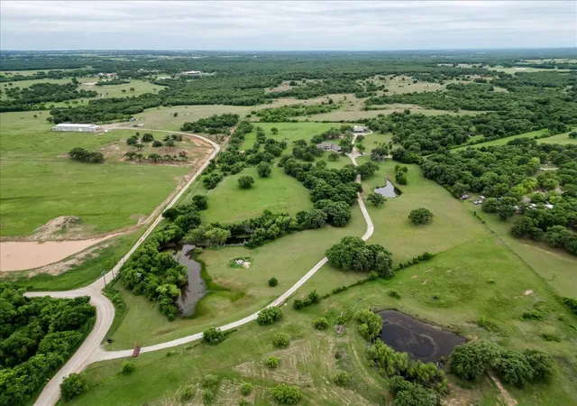 Photo 4 of House for sale at 318 E Lone Star Rd, Poolville, TX 76487 | MLS# 21255112 | Listing updated on 2026-10-01