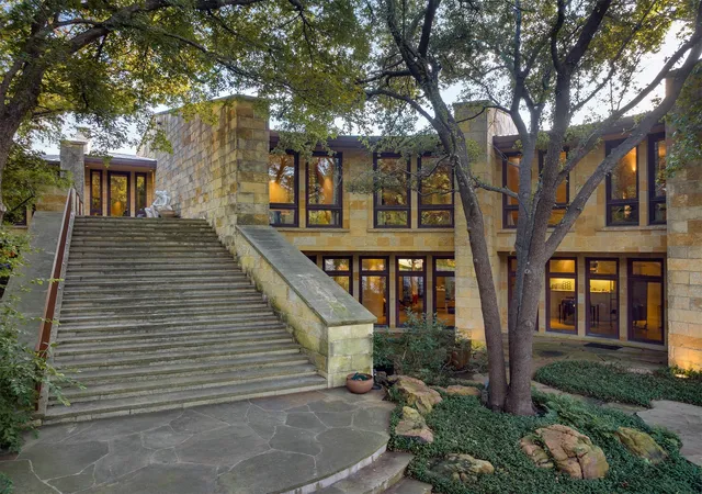 Homes for sale in Dallas, TX | 5110 Park Ln, Dallas, TX 75220 | MLS# 21250993