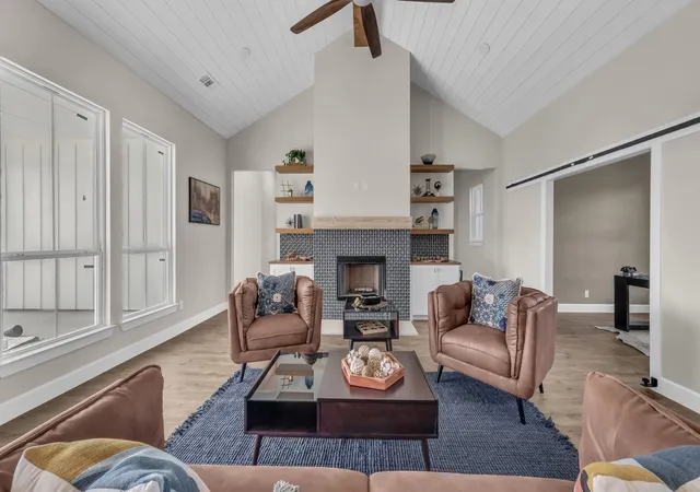 Photo 2 of Single family home for sale at 3171 Pear Orchard Rd, Granbury, TX 76048 | MLS# 21257790 | Listing updated on 2026-09-29