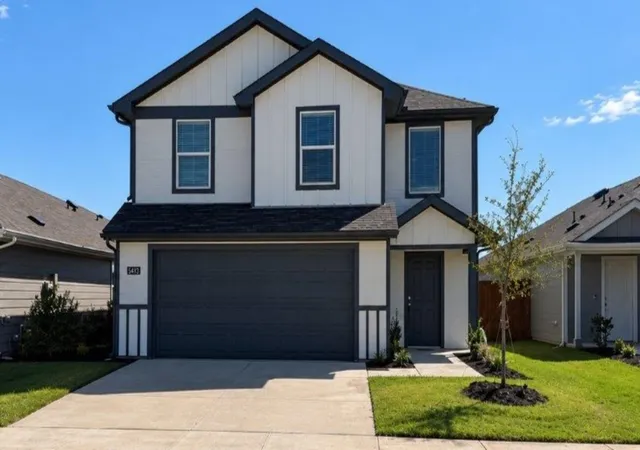 Photo 1 of Sale Pending at 5413 Rollins Dr, Krum, TX 76249 | MLS# 21256106 | Listing updated on 2026-09-24