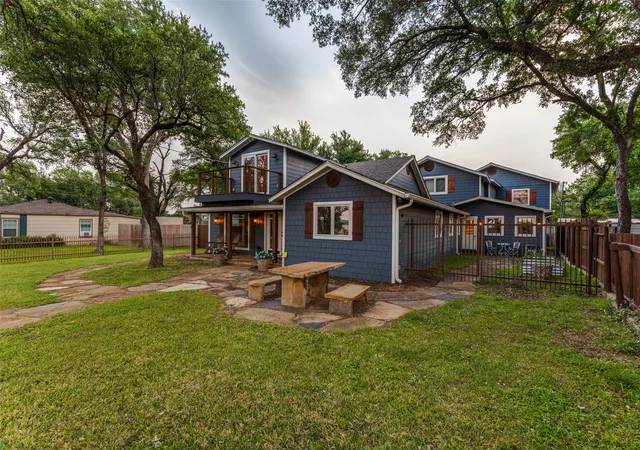 Photo 3 of Single family home for sale at 8252 Killdeer Cir, Fort Worth, TX 76108 | MLS# 21255613 | Listing updated on 2026-10-04