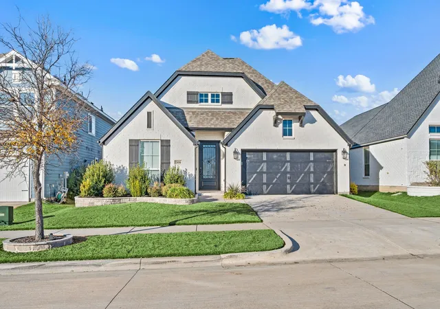 Photo 3 of Single family home for sale at 2416 Stella Ln, Justin, TX 76247 | MLS# 21253071 | Listing updated on 2026-09-01