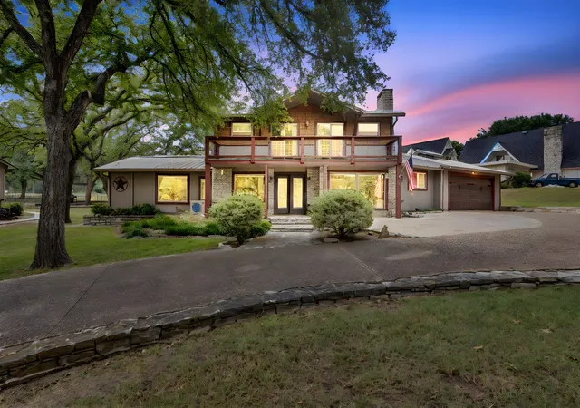 Photo 1 of Single family home for sale at 5102 Largo Dr, Granbury, TX 76049 | MLS# 21257774 | Listing updated on 2026-08-18