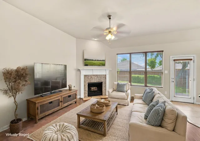 Photo 4 of Single family home for sale at 1020 Lake Hollow Dr, Little Elm, TX 75068 | MLS# 21248415 | Listing updated on 2026-10-03
