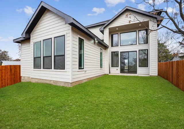 Photo 31 of Single family home for sale at 2007 N Montclair Ave, Dallas, TX 75208 | MLS# 21257916 | Listing updated on 2026-08-18