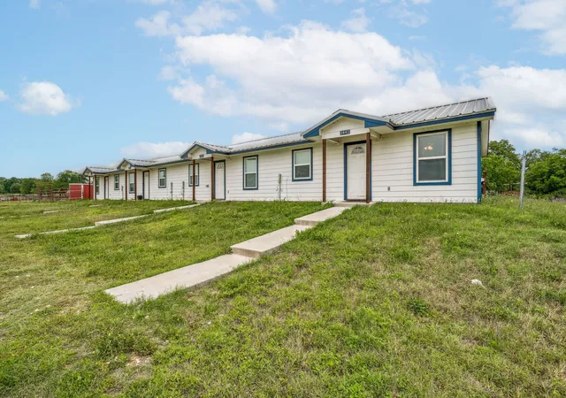 1st image of 1450 (A) Lincoln Dr, Stephenville, TX 76401 | MLS# 21253393