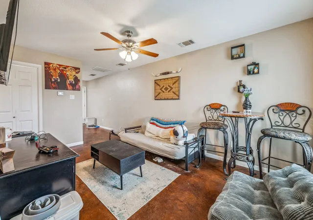 5th image of 1450 (A) Lincoln Dr, Stephenville, TX 76401 | MLS# 21253393