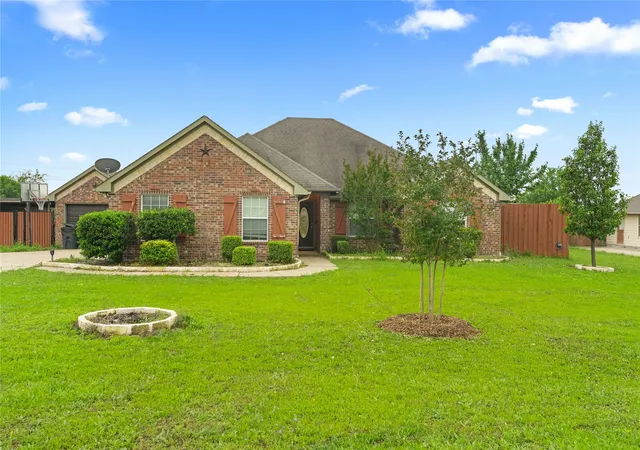 Photo 1 of Single family home for sale at 118 Dustin Dr, Fate, TX 75189 | MLS# 21257944 | Listing updated on 2026-08-27