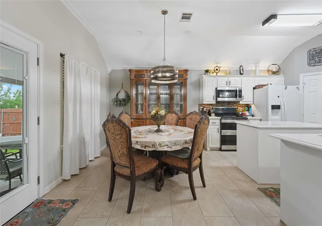 Photo 3 of Single family home for sale at 118 Dustin Dr, Fate, TX 75189 | MLS# 21257944 | Listing updated on 2026-08-27