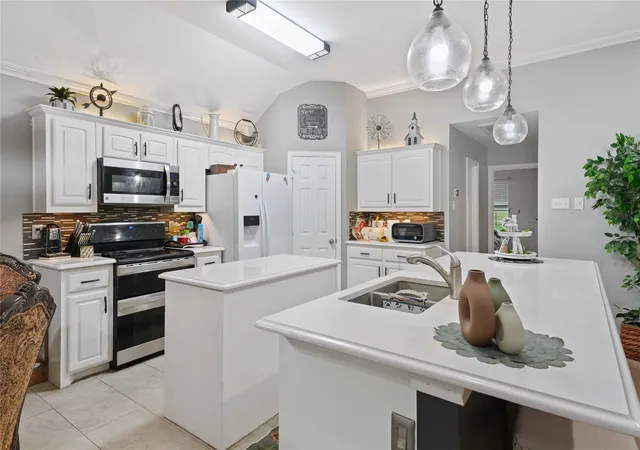 Photo 3 of Single family home for sale at 118 Dustin Dr, Fate, TX 75189 | MLS# 21257944 | Listing updated on 2026-08-27