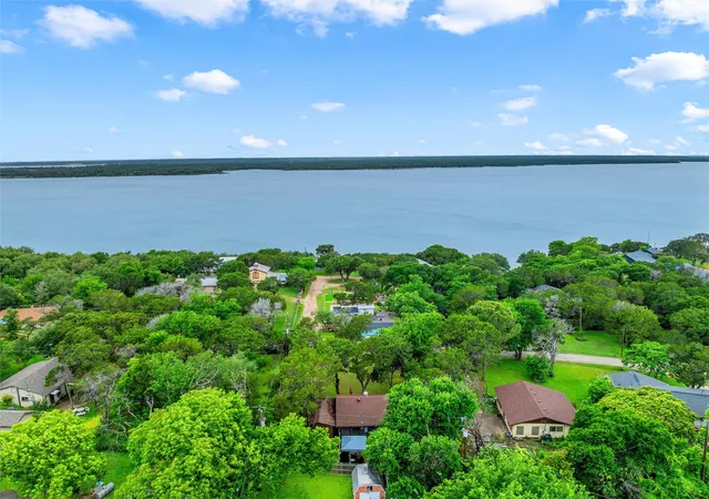 Photo 3 of Sale Pending at 188 Linda Lee Loop, Whitney, TX 76692 | MLS# 21257950 | Listing updated on 2026-07-17