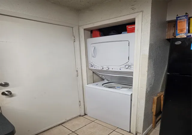 Listing Photo 5 - Condo for sale in building located at 13219 Emily Rd, Dallas, TX 75240 - Unit #4104