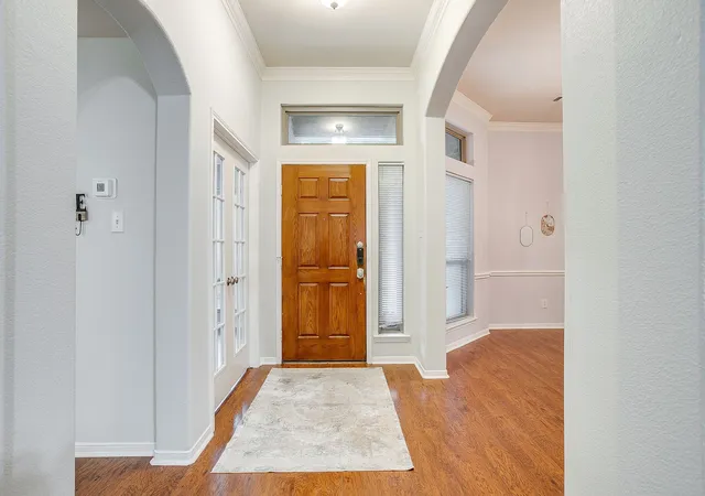 Photo 3 of Single family home for sale at 1519 Stratford Dr, Mansfield, TX 76063 | MLS# 21257903 | Listing updated on 2026-09-01