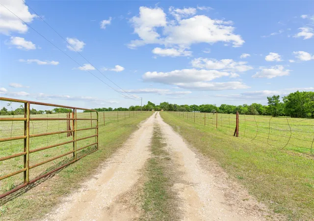 Homes for sale in Hillsboro, TX | 1277 Hcr 4251, Hillsboro, TX 76645 | MLS# 21258025
