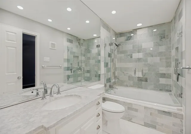 Homes for sale in Addison, TX | 16301 Ledgemont Ln #263, Addison, TX 75001 | MLS# 21258053