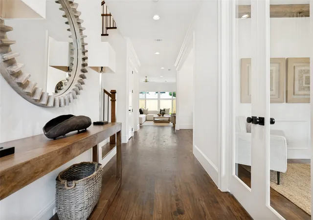 Photo 4 of Sale Pending at 6167 Velasco Ave, Dallas, TX 75214 | MLS# 21256261 | Listing updated on 2026-08-26