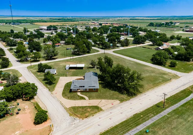 Photo 2 of Sale Pending at 1001 E Nevada, Seymour, TX 76380 | MLS# 21257942 | Listing updated on 2026-09-29
