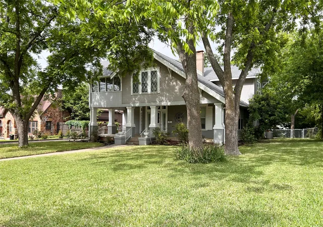 Homes for sale in Comanche, TX | 505 N Elm St, Comanche, TX 76442 | MLS# 21245992