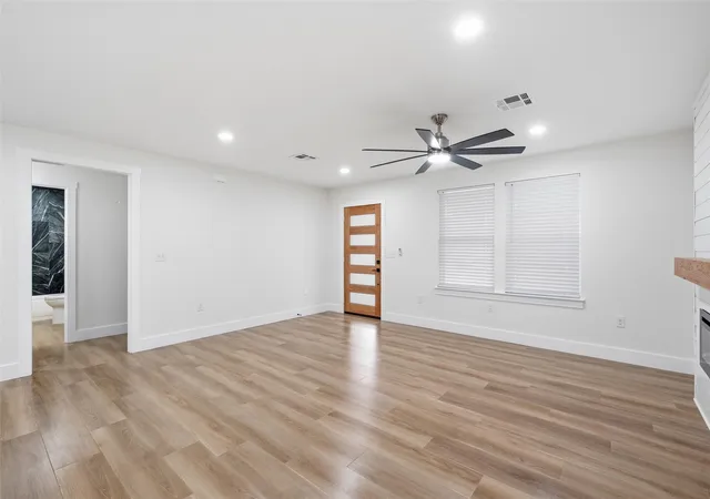 Photo 2 of Sale Pending at 812 Kings Hwy, Waco, TX 76704 | MLS# 21258102 | Listing updated on 2026-07-10