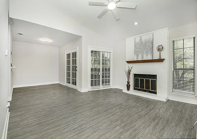 Photo 2 of Condo for sale at 1104 Riverchase Ln #204, Arlington, TX 76011 | MLS# 21258171 | Listing updated on 2026-09-26