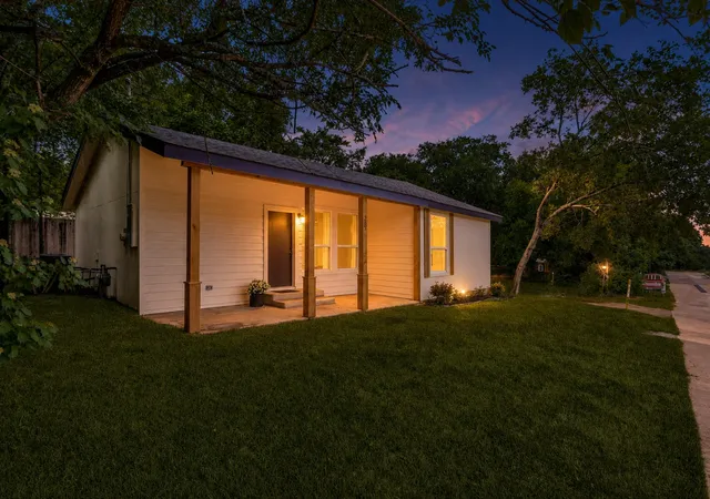 Homes for sale in Midlothian, TX | 507 N 3rd St, Midlothian, TX 76065 | MLS# 21257152
