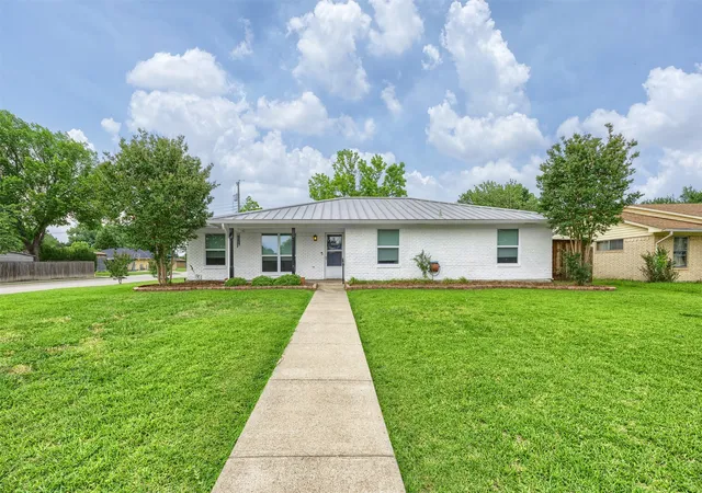 Homes for sale in Rowlett, TX | 4006 Southridge Dr, Rowlett, TX 75088 | MLS# 21258163