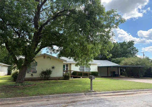 Homes for sale in Jacksboro, TX | 919 W College Hwy, Jacksboro, TX 76458 | MLS# 21258217