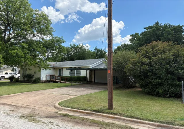 Homes for sale in Jacksboro, TX | 919 W College Hwy, Jacksboro, TX 76458 | MLS# 21258217