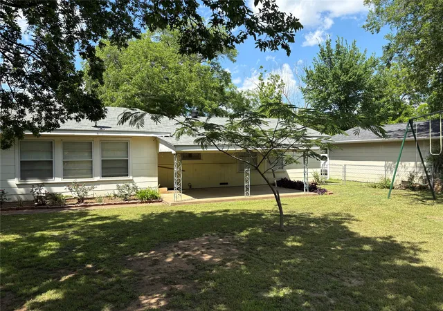Homes for sale in Jacksboro, TX | 919 W College Hwy, Jacksboro, TX 76458 | MLS# 21258217