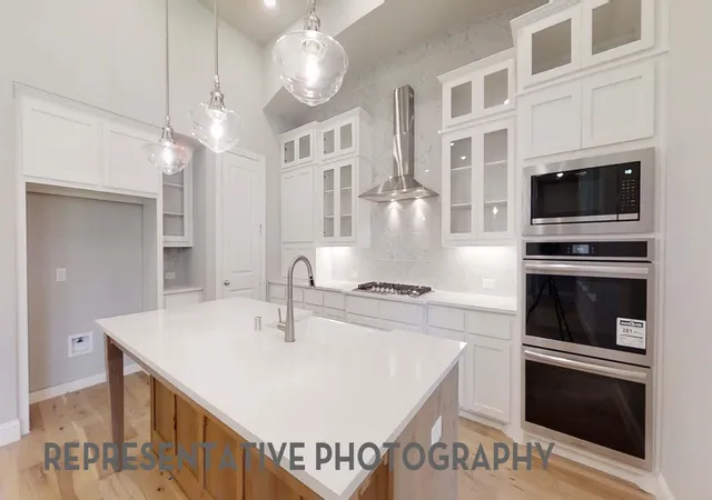 Photo 3 of Single family home for sale at 822 Shadow Creek Dr, Rockwall, TX 75087 | MLS# 21258168 | Listing updated on 2026-07-21