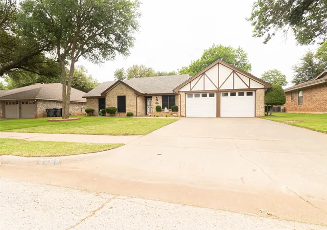 Homes for sale in Wichita Falls, TX | 3006 Cromwell Ave, Wichita Falls, TX 76309 | MLS# 21258183