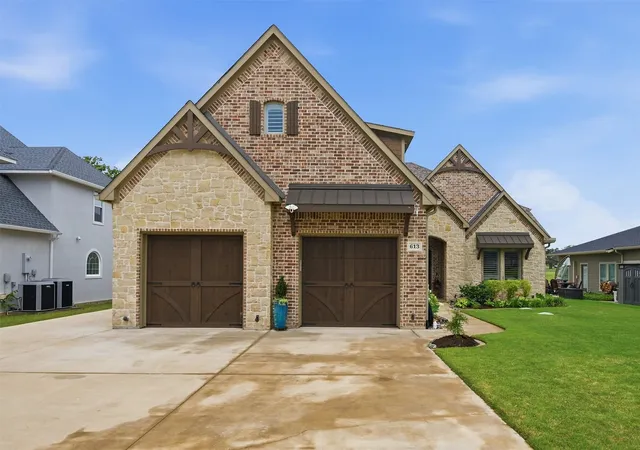 Homes for sale in Lake Kiowa, TX | 613 Kiowa Dr W, Lake Kiowa, TX 76240 | MLS# 21255524
