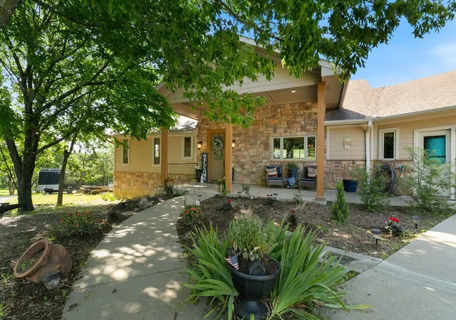 Homes for sale in Gainesville, TX | 132 Southside Dr, Gainesville, TX 76240 | MLS# 21256531
