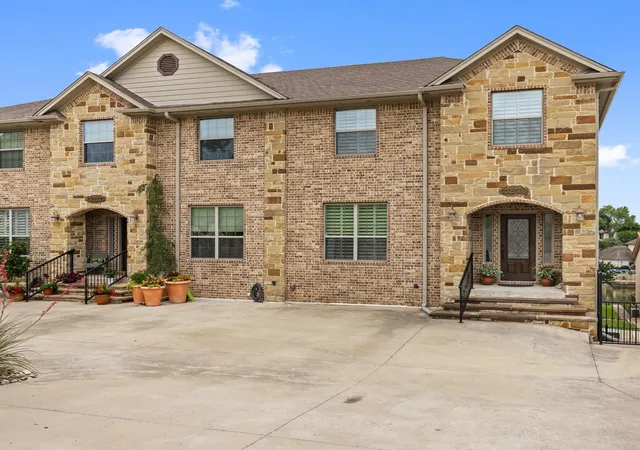 Photo 3 of Single family home for sale at 5250 Country Club Dr #Q, Granbury, TX 76049 | MLS# 21253525 | Listing updated on 2026-08-28