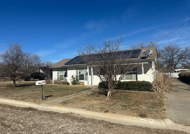 Photo 2 of Single family home for sale at 530 Richardson St, Jacksboro, TX 76458 | MLS# 21253852 | Listing updated on 2026-08-25
