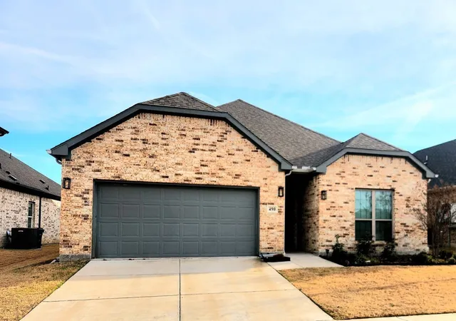 Photo 1 of Single family home for sale at 490 Oak Creek Dr, Lavon, TX 75166 | MLS# 21258385 | Listing updated on 2026-08-28