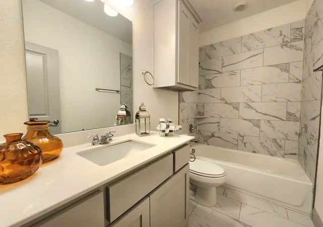 Photo 3 of Single family home for sale at 490 Oak Creek Dr, Lavon, TX 75166 | MLS# 21258385 | Listing updated on 2026-08-28