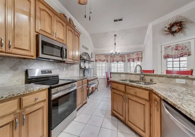 Photo 3 of Sale Pending at 1825 Callender Hill Rd, Mansfield, TX 76063 | MLS# 21258389 | Listing updated on 2026-07-27