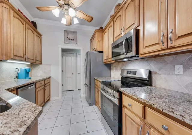 Photo 4 of Sale Pending at 1825 Callender Hill Rd, Mansfield, TX 76063 | MLS# 21258389 | Listing updated on 2026-07-27