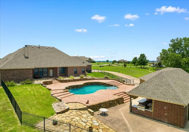 Homes for sale in Weatherford, TX | 120 Trail Rdg, Weatherford, TX 76087 | MLS# 21257398