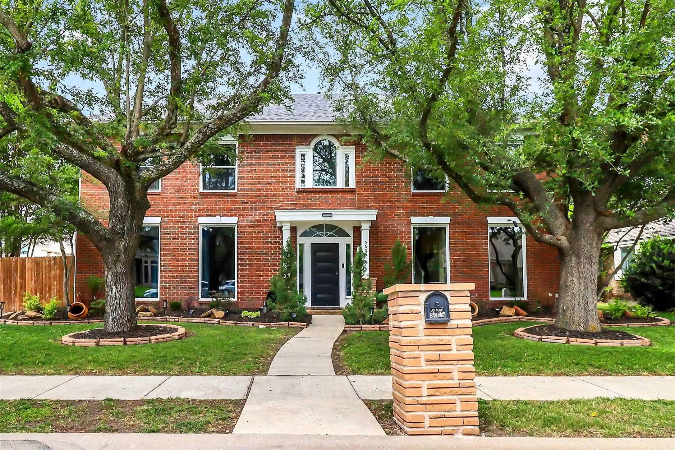 Photo 1 of Single family home for sale at 5605 Luna Dr, Rowlett, TX 75088 | MLS# 21253929 | Listing updated on 2026-05-25