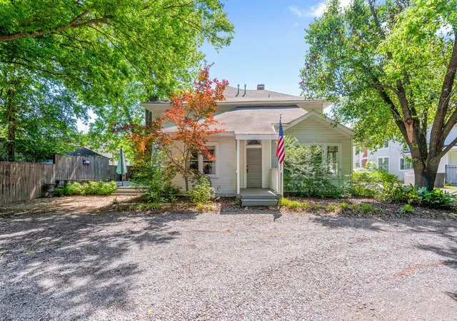 Homes for sale in Pittsburg, TX | 218 N Texas St, Pittsburg, TX 75686 | MLS# 21255100