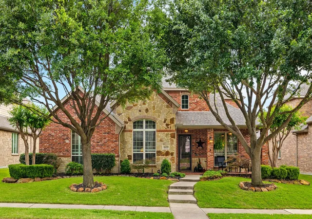 Photo 2 of Sale Pending at 845 Bear Crossing Dr, Allen, TX 75013 | MLS# 21258403 | Listing updated on 2026-07-27