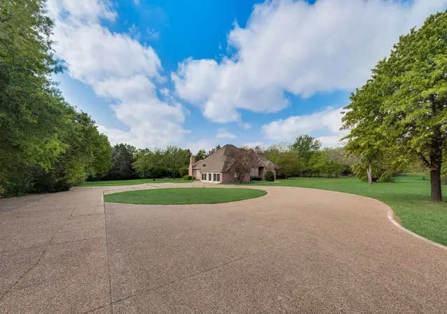 Homes for sale in Lake Dallas, TX | 102 Dobbs Rd, Lake Dallas, TX 76208 | MLS# 21251777