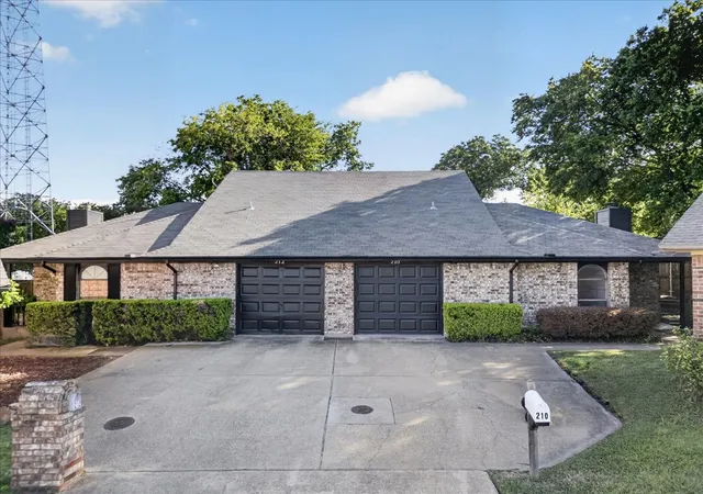 Photo 1 of Multi family home for sale at 210 & 212 Saint Marys Pl, Rockwall, TX 75087 | MLS# 21258414 | Listing updated on 2026-09-03