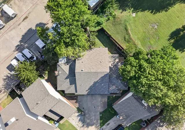 Photo 4 of House for sale at 210 & 212 Saint Marys Pl, Rockwall, TX 75087 | MLS# 21258414 | Listing updated on 2026-09-03